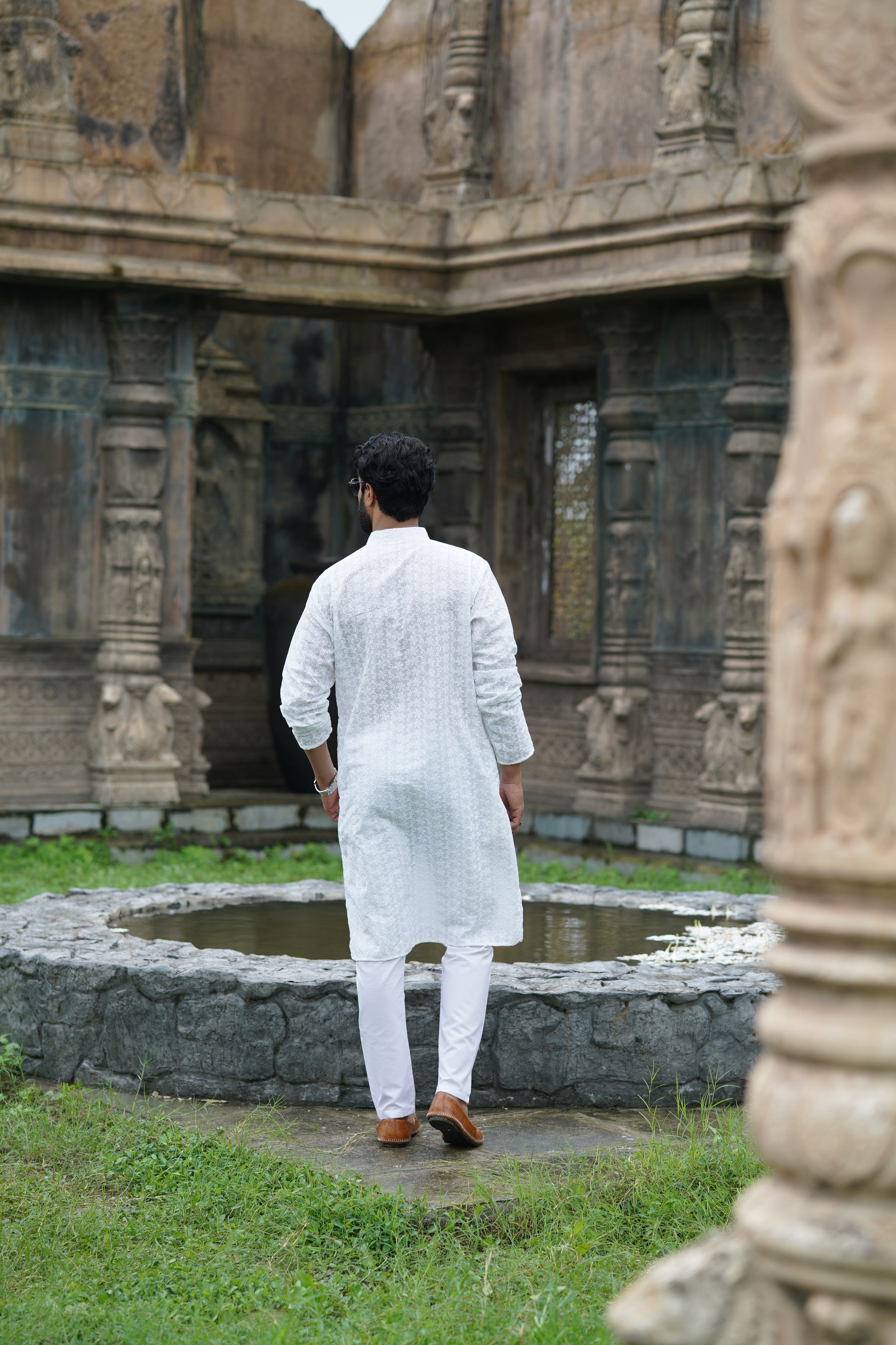Classic White Chikankari Floral Embroidered Kurta Set