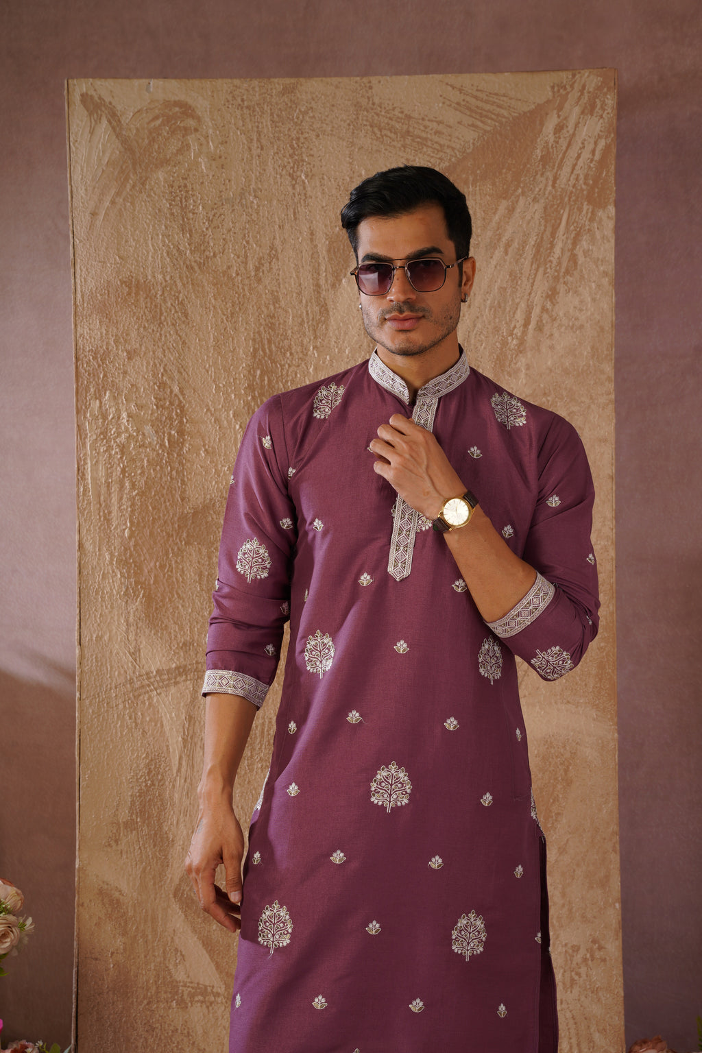 Majestic mauve Orchid Embroidered Kurta set