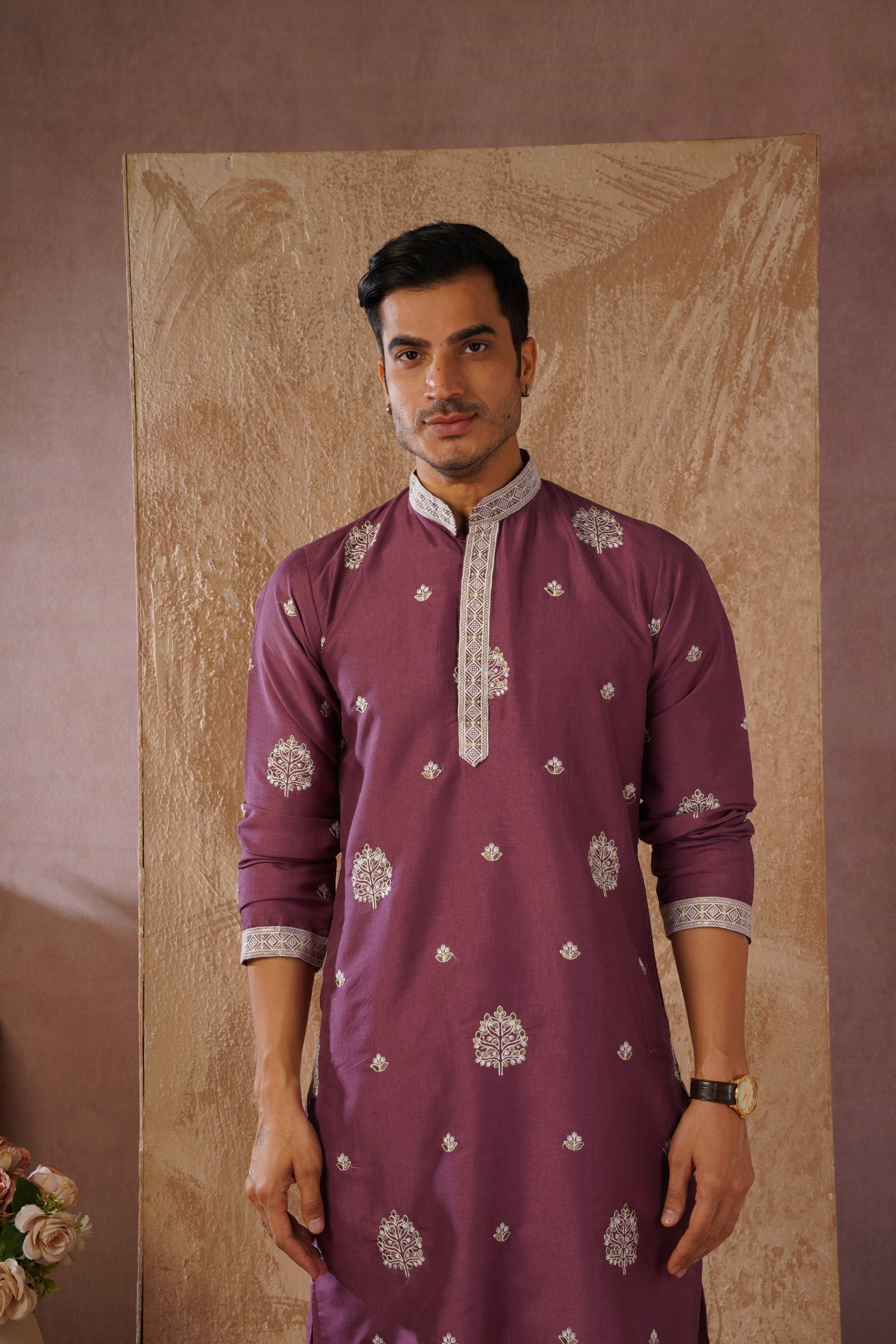 Majestic mauve Orchid Embroidered Kurta set